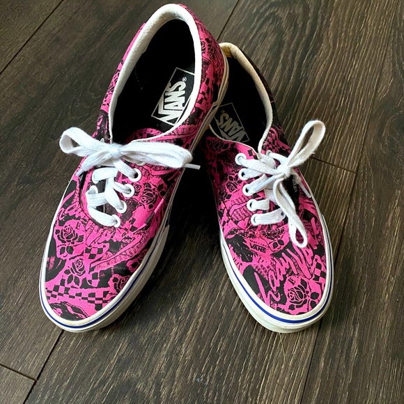 Vans - Picture 1 of 2
